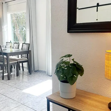 Villa Huelva 6 *