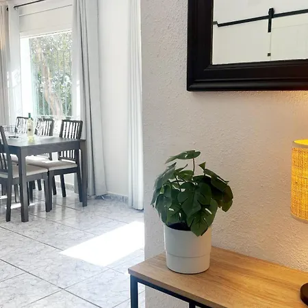 Villa Huelva 6 *